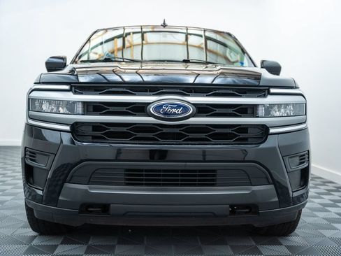 Used 2022 Ford Expedition Max XLT AWD/4WD image 2