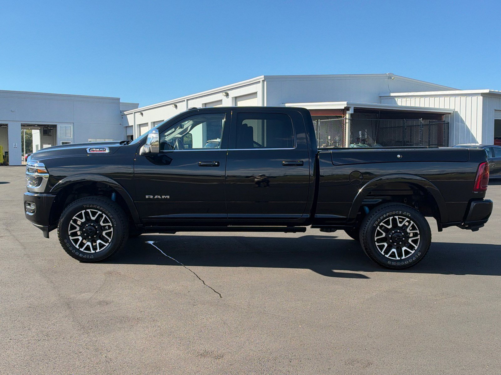 Used 2025 RAM 2500 Limited AWD/4WD image 8