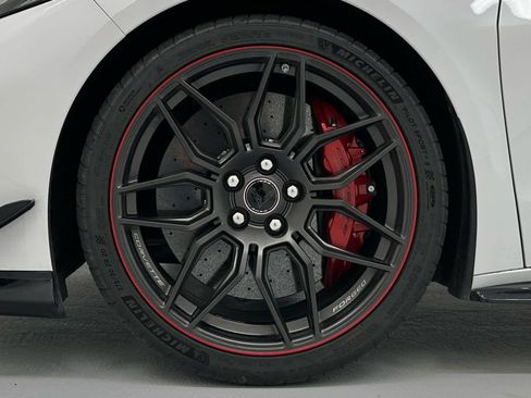 Used 2023 Chevrolet Corvette Z06 image 9