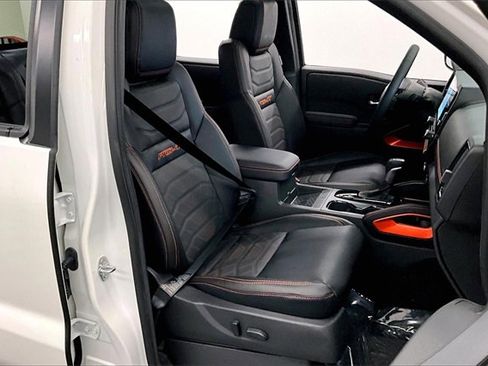 New 2025 Nissan Frontier PRO-4X w/ Pro Premium Package image 33