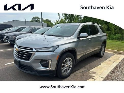 Used 2023 Chevrolet Traverse LT FWD image 1