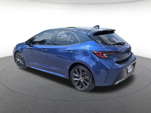 Used 2025 Toyota Corolla XSE FWD image 4