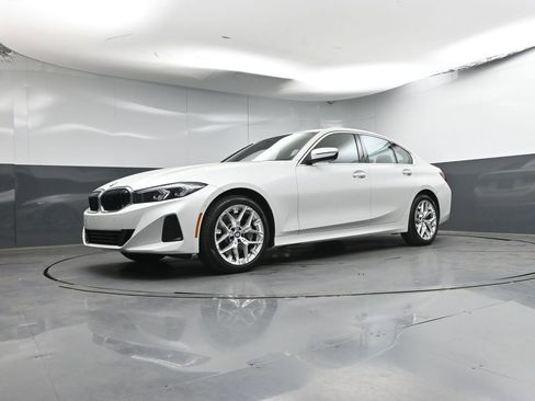 Used 2025 BMW 330i xDrive Sedan w/ Convenience Package AWD/4WD image 29
