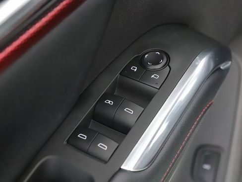 Used 2025 Chevrolet Traverse Z71 image 19