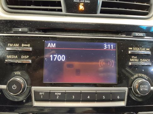 Used 2018 Nissan Altima 2.5 SV FWD image 25