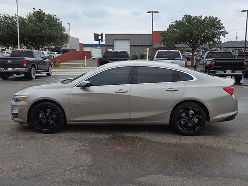 Used 2024 Chevrolet Malibu LT FWD image 2