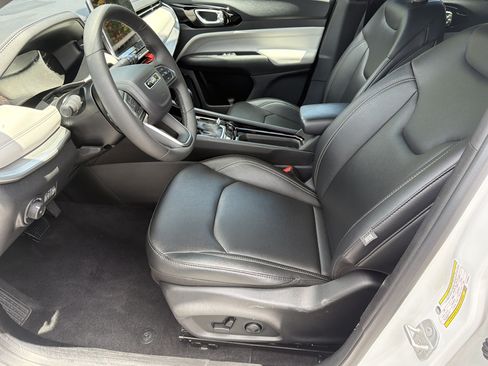 Used 2025 Jeep Compass Limited AWD/4WD image 11