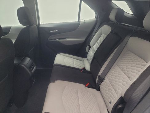 Used 2021 Chevrolet Equinox LS image 18