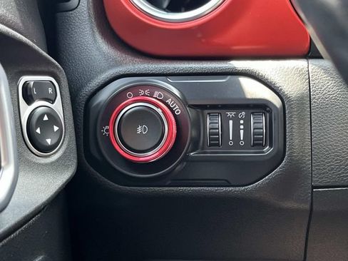 Used 2021 Jeep Wrangler Unlimited Rubicon AWD/4WD image 31