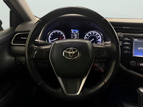 Used 2019 Toyota Camry SE FWD image 17