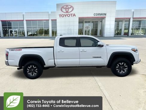 Used 2020 Toyota Tacoma TRD Off-Road w/ Blackout Package AWD/4WD image 6