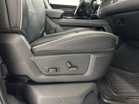 Used 2024 RAM 2500 Limited image 60