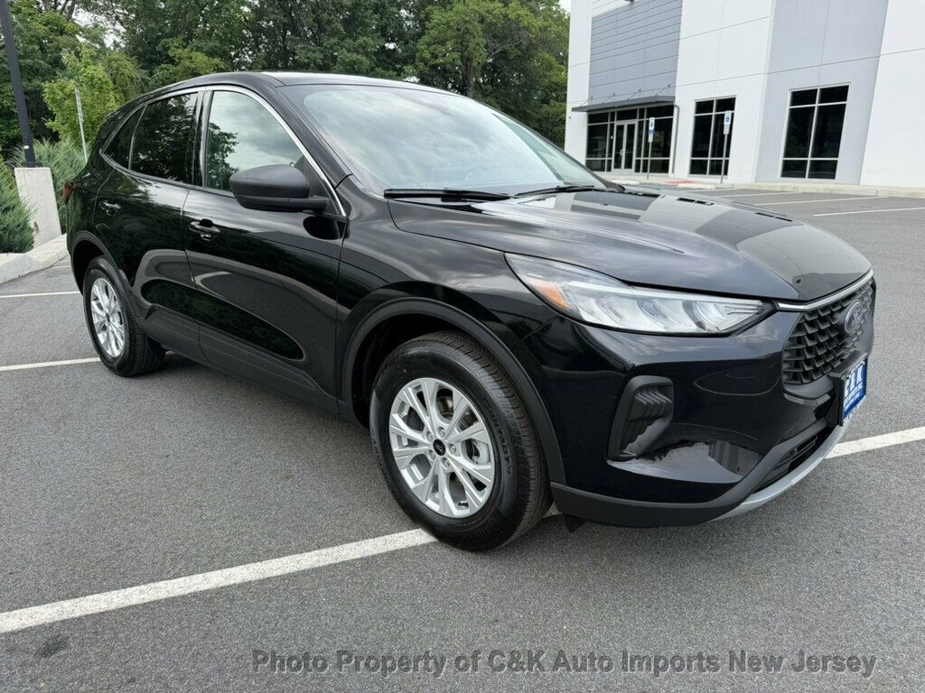 Used 2023 Ford Escape Active AWD/4WD image 8