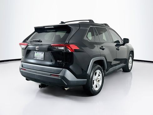 Used 2021 Toyota RAV4 XLE w/ Convenience Package FWD image 9