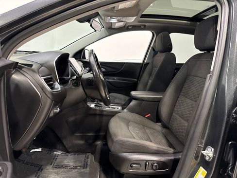 Used 2019 Chevrolet Equinox LT w/ Sun & Navigation Package AWD/4WD image 11