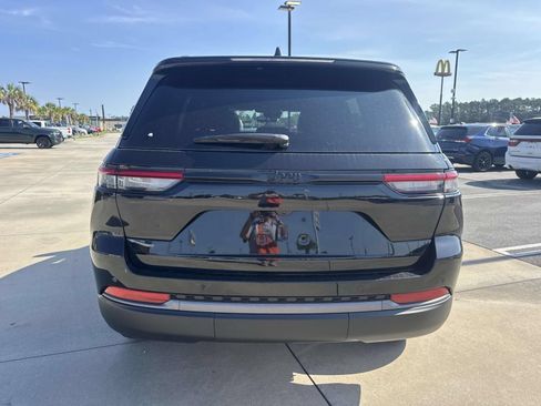 New 2026 Jeep Grand Cherokee Altitude RWD image 6