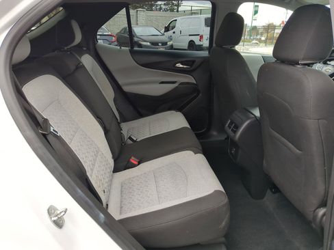 Used 2023 Chevrolet Equinox LT w/ Driver Convenience Package image 32