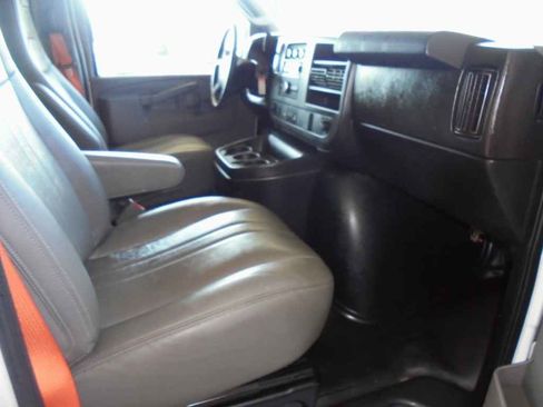 Used 2020 Chevrolet Express 2500 image 9