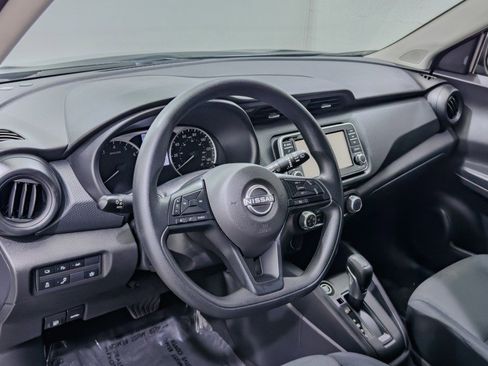 Used 2024 Nissan Kicks S image 12