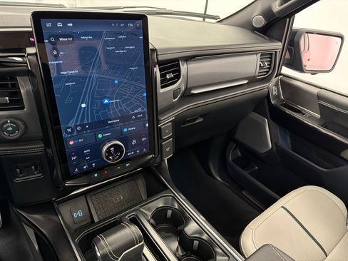 Used 2023 Ford F150 Lightning Platinum image 27