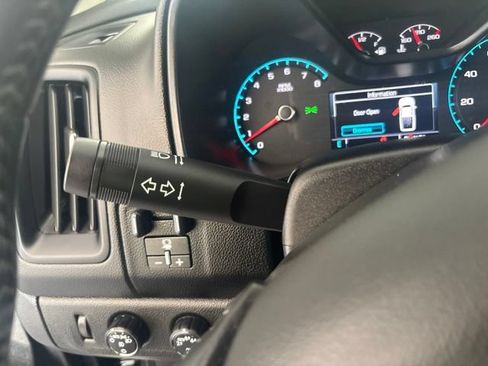Used 2018 Chevrolet Colorado LT AWD/4WD image 11