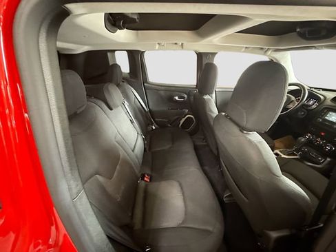 Used 2015 Jeep Renegade Latitude w/ Popular Equipment Group image 25