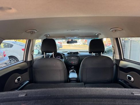 Used 2017 Kia Soul + FWD image 18
