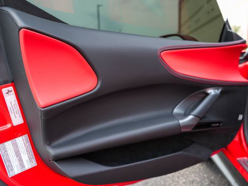 Used 2022 Ferrari SF90 Stradale AWD/4WD image 16
