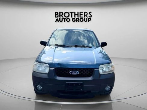 Used 2005 Ford Escape XLT image 3