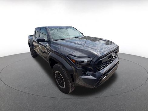 Used 2025 Toyota Tacoma TRD Off-Road image 2