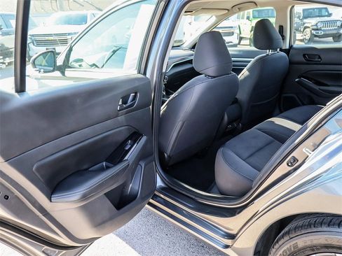 Used 2023 Nissan Altima 2.5 SV image 21