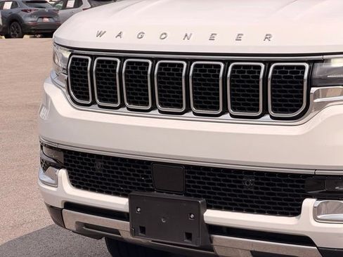 Used 2024 Jeep Wagoneer Series III AWD/4WD image 7