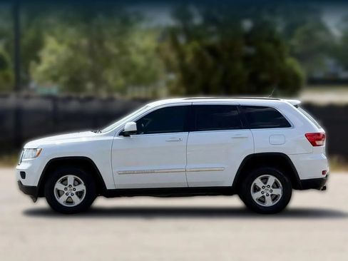 Used 2013 Jeep Grand Cherokee Laredo AWD/4WD image 8
