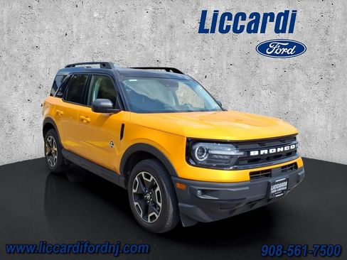 Certified 2023 Ford Bronco Sport Outer Banks w/ Tech Package AWD/4WD image 1