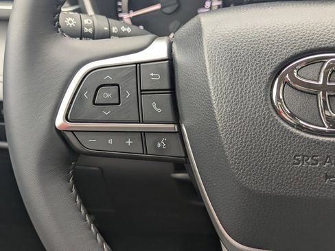 Used 2026 Toyota Highlander XLE image 21