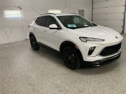 Used 2024 Buick Encore GX Sport Touring image 4