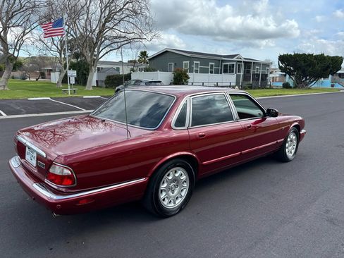 Used 2001 Jaguar XJ8 image 6