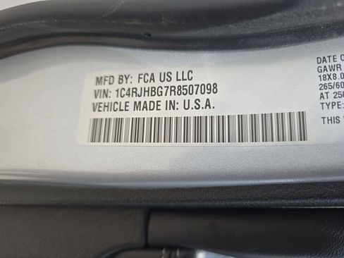 Used 2024 Jeep Grand Cherokee Limited AWD/4WD image 34