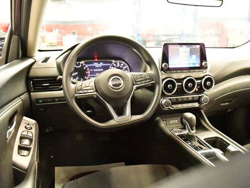 Used 2025 Nissan Sentra SV FWD image 8