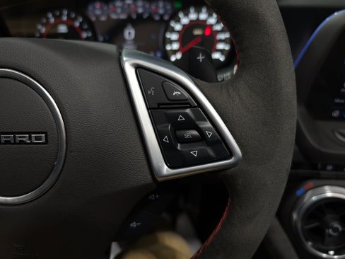 Used 2022 Chevrolet Camaro ZL1 image 25