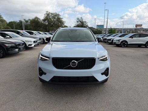 New 2026 Volvo XC40 B5 Plus w/ Protection Package Premier image 6