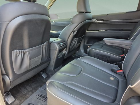 Certified 2024 Hyundai Palisade Limited FWD image 16
