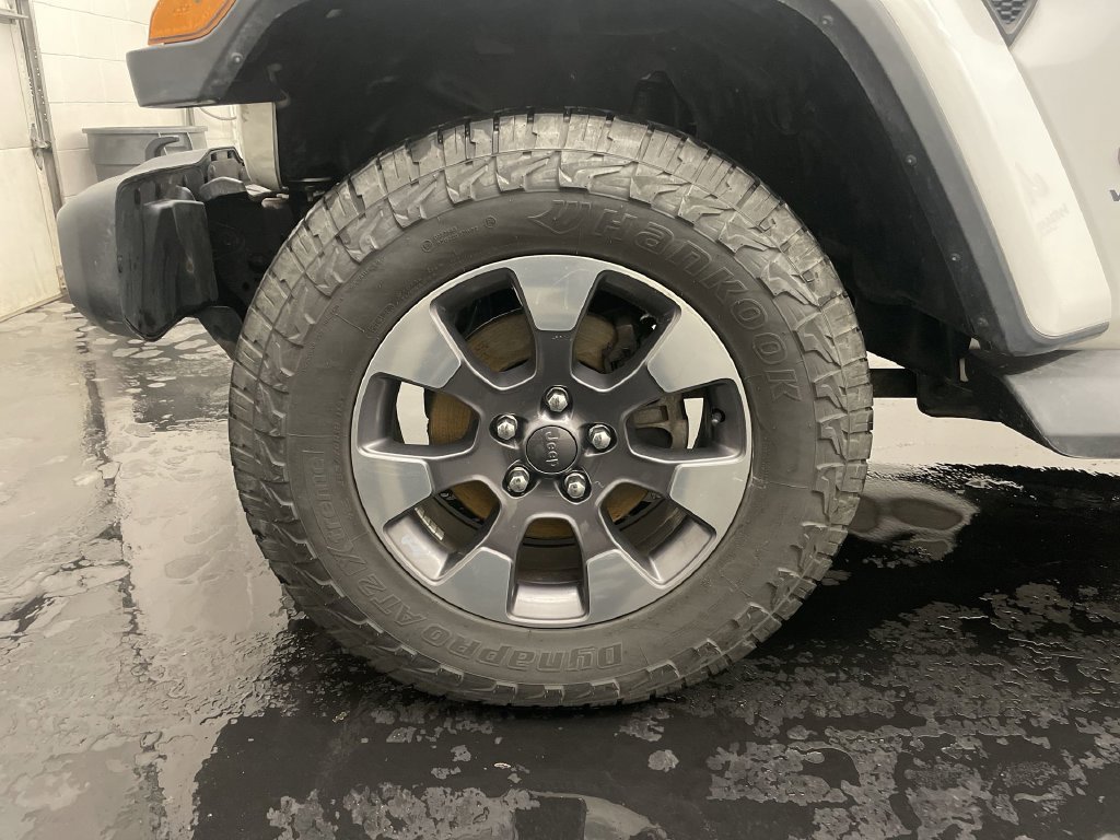 Used 2018 Jeep Wrangler Unlimited Sahara AWD/4WD image 26