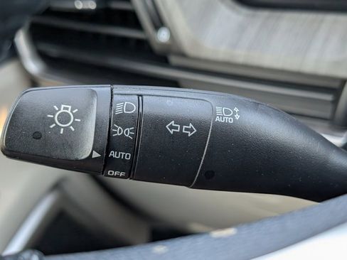 Used 2024 Kia Telluride EX w/ EX Captain's Chair Package image 26