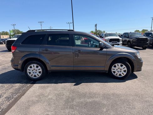 Used 2017 Dodge Journey SE w/ Flexible Seating Group FWD image 5