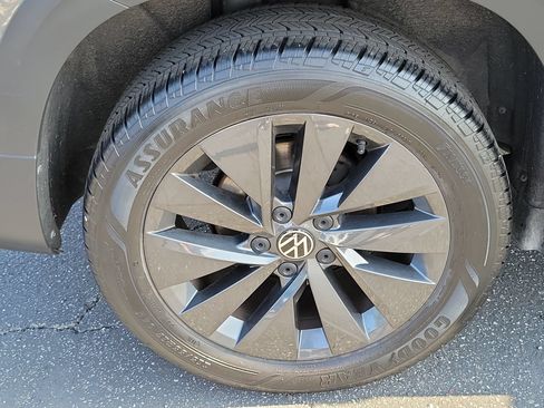 Used 2024 Volkswagen Taos S FWD image 23