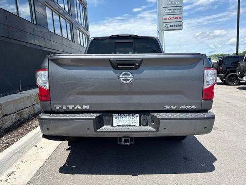 Used 2020 Nissan Titan SV w/ SV Convenience Package AWD/4WD image 4