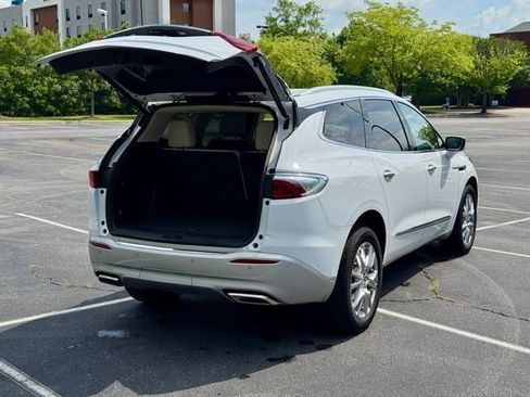 Used 2024 Buick Enclave Premium w/ Experience Buick Package FWD image 18