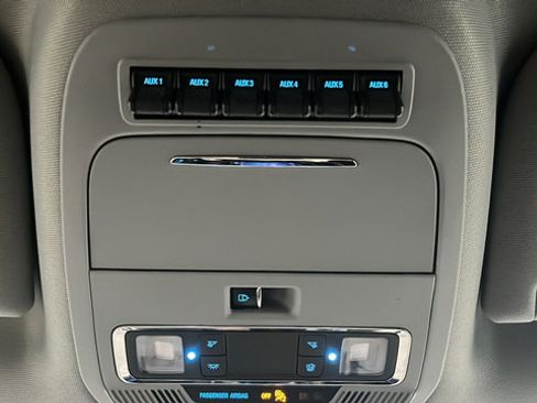 Used 2023 Ford F250 Lariat w/ Lariat Ultimate Package AWD/4WD image 32