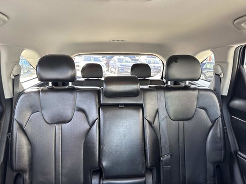 Used 2022 Kia Sorento S image 9